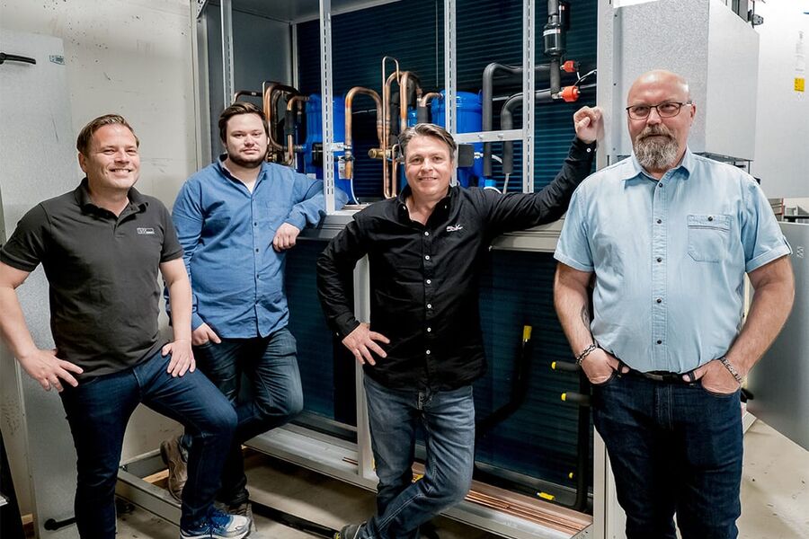 Prosjektet ved Skedsmotun Bo og omsorgssenter har vært et tett samarbeid mellom Lillestrøm kommune, prosjekteringsansvarlig Solheim og Larsen Klima AS og leverandøren, IV Produkt AS.  
Teamet har bestå av disse personene. Fra venstre, Lars Lerdalen, IV Produkt , Roger Pettersen, Lillestrøm kommune, Roy Anstensen, Solheim og Larsen Klima, og Ivar Lofthus, Lillestrøm kommune. Foto: Thomas Andersen - www.vikenfotovideo.no
