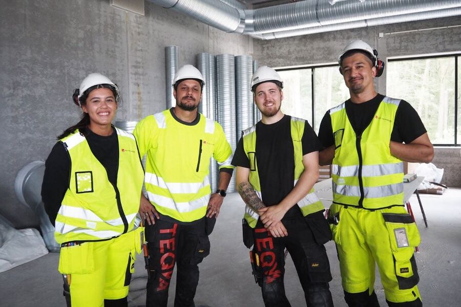 Sig.Halvorsen er en av de nominerte rørleggerbedriftene til Årets lærebedrift.. Her ser vi: Britt Synnøve Markhus, Arslan Fazil, Espen Skorpe og Alauddin Alimov som alle er lærlinger i Sig. Halvorsen AS.