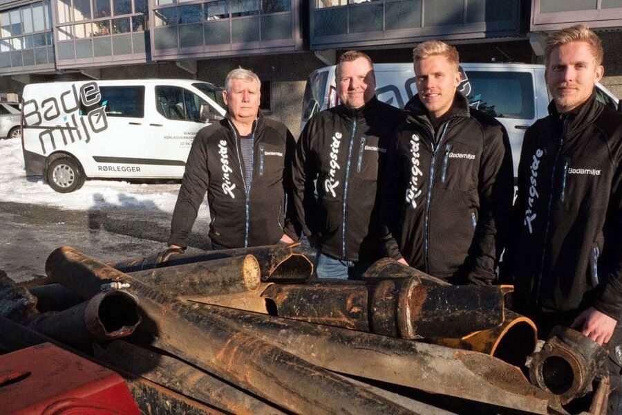 Her ser vi Ronnei, Kenneth, Kim og Tom skogsrud i Bademiljø-bedriften Ringside Rørleggerbedrift AS.