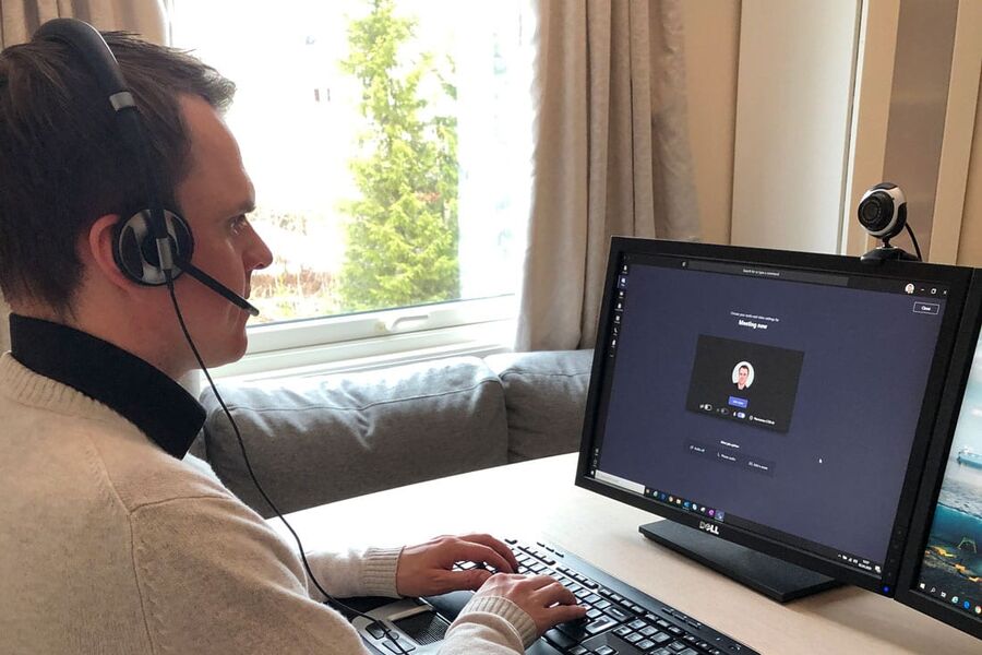 Enhetsleder Marius Kvalvik i SINTEF Certification er klar for å møte kundene på Teams. Foto: SINTEF 