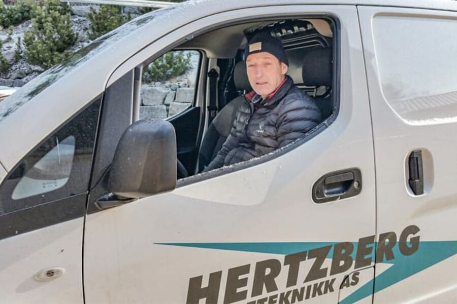 Jeg har holdt på i 31 år, og det har aldri vært så lite å gjøre og stoppet opp så fort, fastslår Sigurd Hertzberg. 