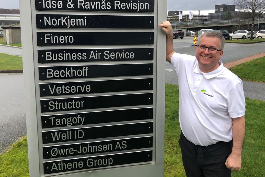 Trond Pettersen er allrede på plass i kiwa Norkjemis lokaler i Stavanger. Kontoret var opp og gikk for første gang i forrige uke. 