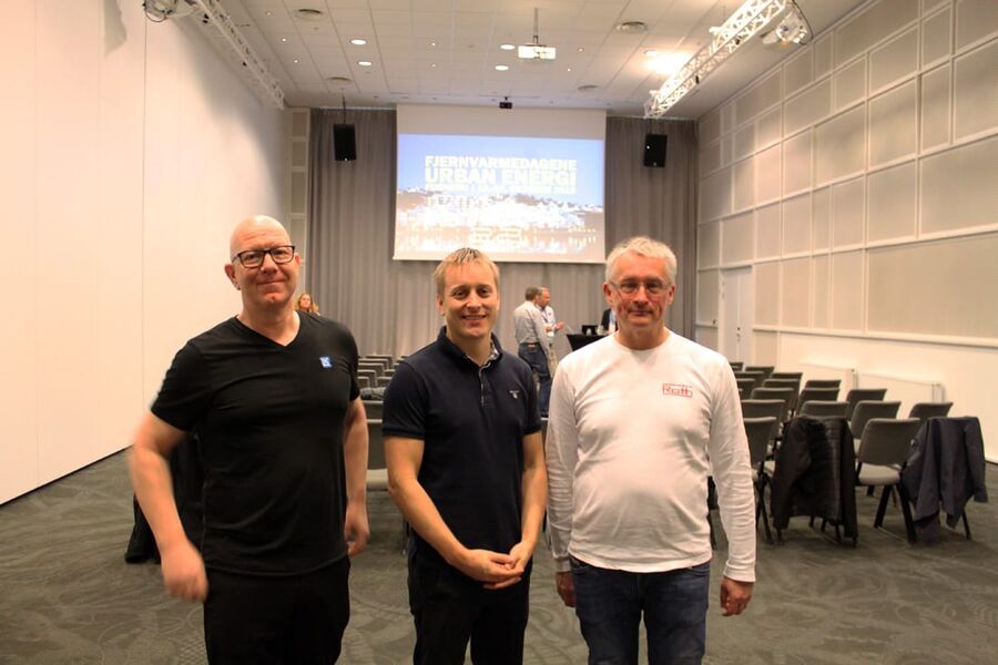 Initiativtakerne til den nye veilederen har ønsket å utarbeide en lettfattelig veileder som gjør det enklere for bransjen å bygge velfungerende løsninger for vannbårne energisystemer. 
Veilederen er faglig støttet, kvalitetssikret og finansiert av Armaturjonsson, Canes, LK Systems, Roth Norge, TECE Norge, Uponor, ABK Qviller og SGP Armatec. På bildet ser vi tre av de som har vært involvert i utarbeidelsen av veilederen, fra venstre: Ole Andreas Valnes, LK System, forfatter av veilederen, David Zijdemans, og Odd Viddal fra Roth Norge. 
