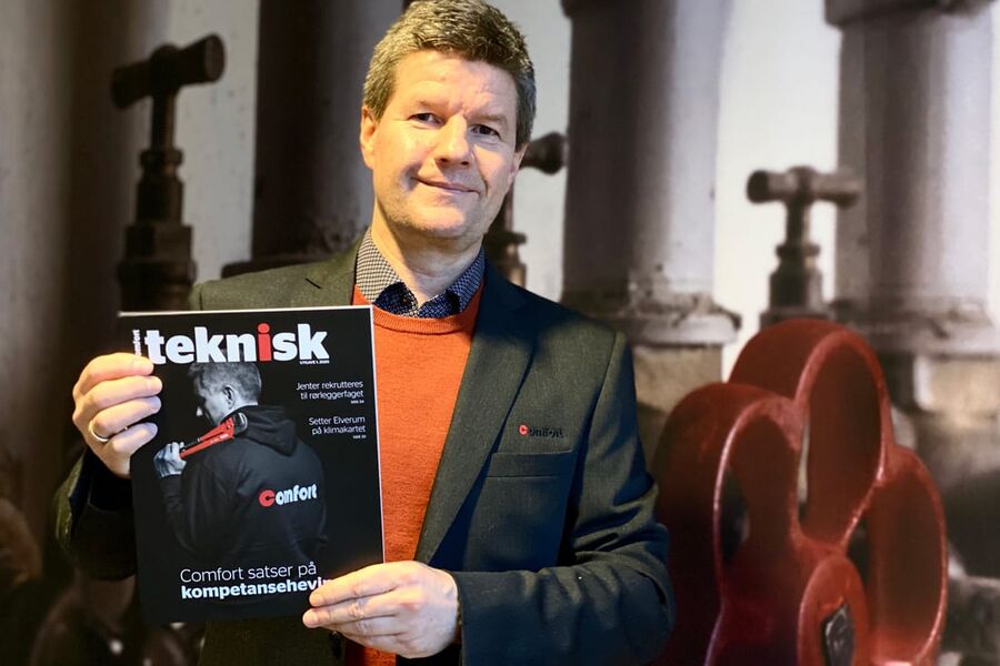 - Comfort-Kjeden satser tungt på proffmarkedet gjennom teknisk fagseminar, og lanseringen av et nytt magasin. Formålet med magasinet er å differensiere seg selv fra konkurrentene og vise at Comfort-Kjeden er mer enn en entreprenør, påpeker fagsjef i Comfort-kjeden, Jarle Amble.