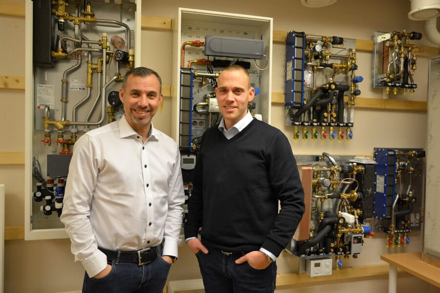 Uponors tekniske sjef Terje Andersen og salgssjef Kristian Langebeck forteller at selskapet gjør flere grep for å bli tydeligere og lette jobben for rørleggeren med sine løsninger. Uponor er en ledende internasjonal leverandør av systemer for VVS og inneklima, basert på mer enn 100 års erfaring. 