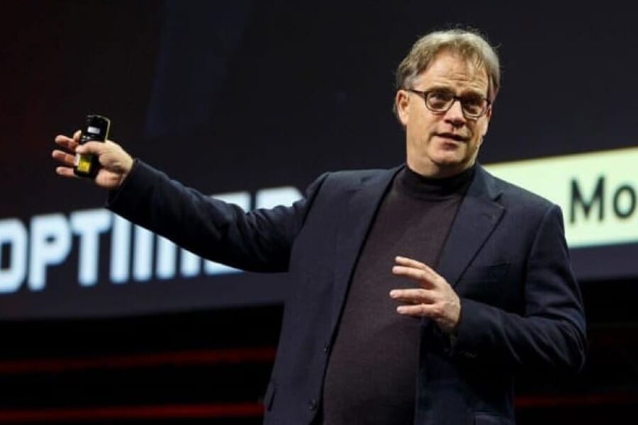 Asbjørn Vennebo, nåværende direktør i Opimera, skal lede Brødrene Dahl, i tillegg til å være konsernsjef i Dahl Optimera Norge. Roger Lunde har valgt å fortsette sin karriere utenfor Saint-Gobain.