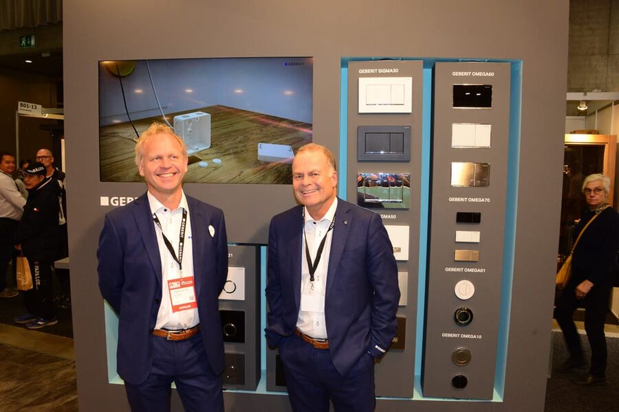 Salgssjef Herman Larssen og prosjektansvarlig Øst, Arvid Aalen hos Geberit hadde mye å vise fram under Bygg Reis Deg. Begge var svært godt fornøyd med responsen de fikk både fra forbrukere og profesjonelle aktører i byggebransjen under messen.