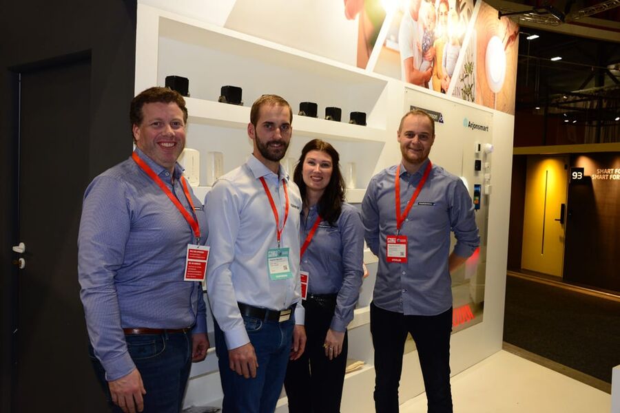 Armaturjonsson deltok på Bygg Reis deg for første gang i år. Det var  en suksess kunne denne gjengen fortelle, fra venstre Thorn Fredrik Hemsen, Even Tveter, Tveter Rørservice, Bademiljø Marie Kolbu, og Fredrik Henriksen, fra Armaturjonsson.