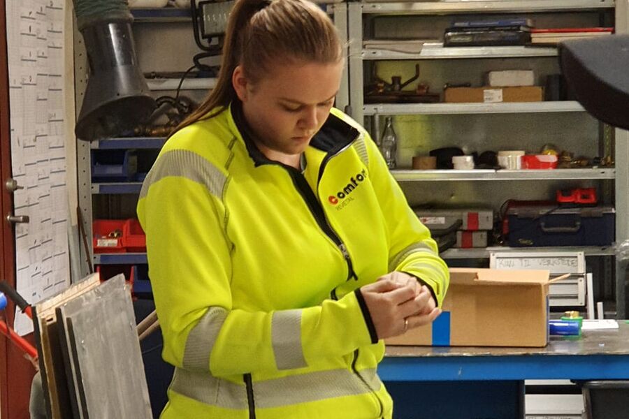 Helene Brekke kommer fra en rørleggerfamilie i Holmestrand og har nylig startet som læring i Comfort Revetal Gran VVS.
