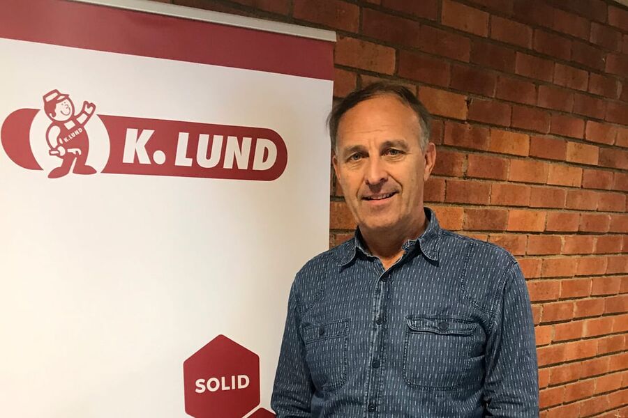 K. Lunds tekniske sjef Lasse Antonsen er kritisk til et regelverk som bidrar til forvirring og konflikter, og oppfordrer til at bransjen får mer ansvar for å velge løsninger som tilfredsstiller TEK 17. 