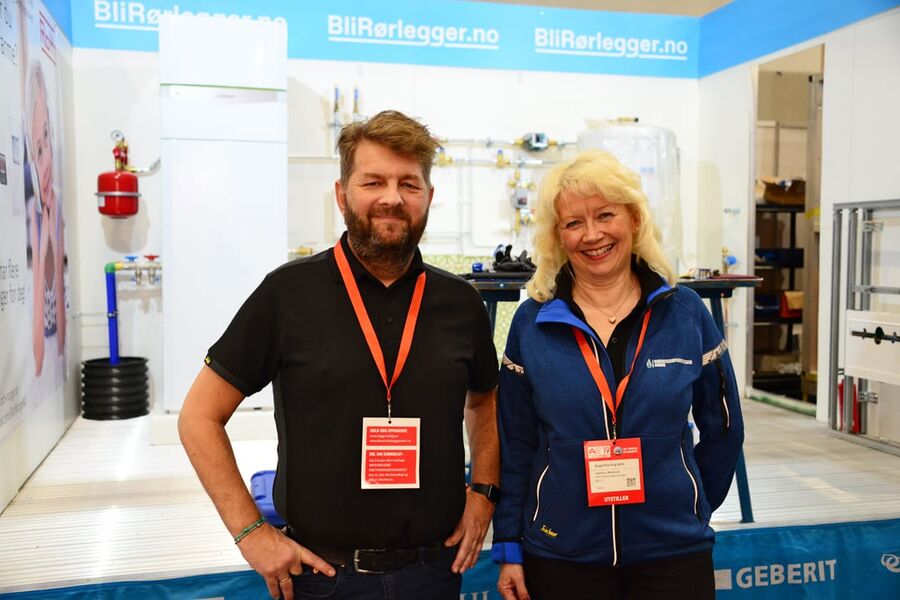 Fagsjef Are Skaar Nielsen, og kurs- og kompetansekonsulent Ingebjørg Martinsen i Rørentreprenørene Norge gleder seg over at NM er godt i gang, og ser fram til en spennende kåring og utdeling av svennebrev lørdag. 