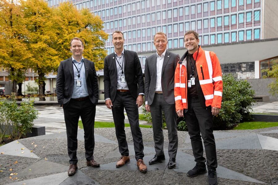 Fra venstre:Morten Grongstad i AF-gruppen, Ståle Rød i Skanska, Harald V. Nikolaisen i Statsbygg og  Jimmy Bengtsson i Veidekke Fra venstre:Morten Grongstad i AF-gruppen, Ståle Rød i Skanska, Harald V. Nikolaisen i Statsbygg og Jimmy Bengtsson i Veidekke