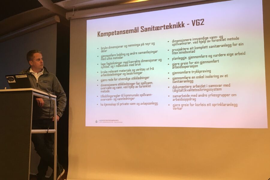 Jens Høglund orienterer om arbeidet med de nye læreplanene for rørleggerfaget under Faglærer- og utdanningskonferanse 2019.