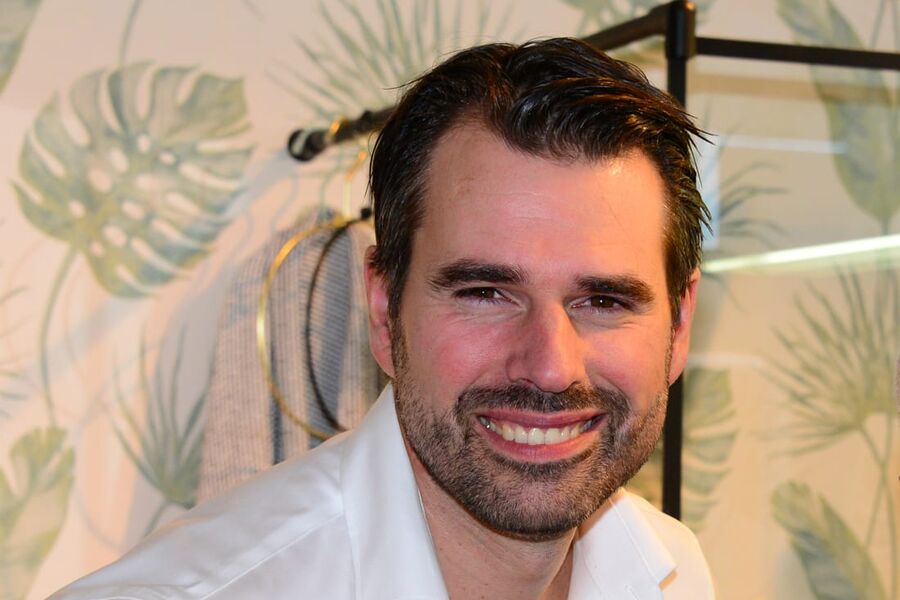 Lars Korsbakken i Korsbakken Bad AS, skal over i en annen rolle i selskapet, når ny salgssjef er på plass.