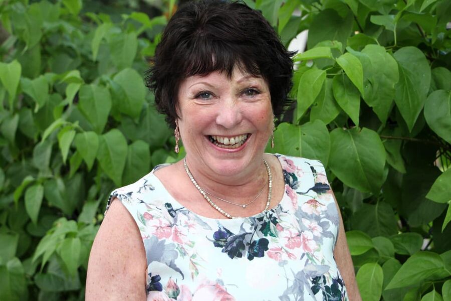 Annie Irene Tukun Houmøller begynte i det som den gang het Norske Rørleggerbedrifters Landsforening 1. april 1999.