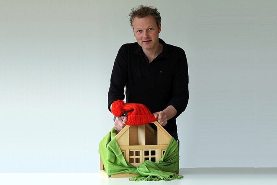 Thor Lexow har jobbet en årrekke med energieffektivisering, inneklima og beregningsregler for bygningsenergi. Foto: Standard Norge