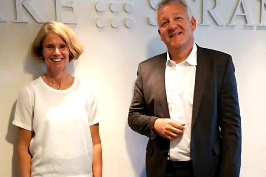 Frøydis Espedal blir ny administrerende direktør i Brekke & Strand. her sammen med styreleder i selskapet, Geir M. Aarstad.