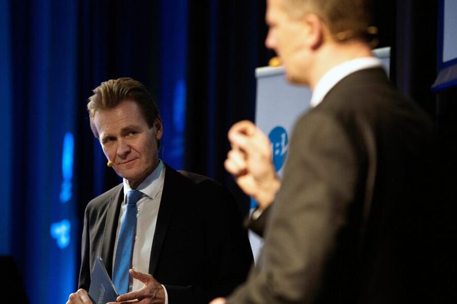 Konferansier på seminaret er tidligere NRK-ansatte Erik Wold, en av landets skarpeste og mest erfarne journalister. Her blir det med andre ord temperatur!  Foto Anne Valeur