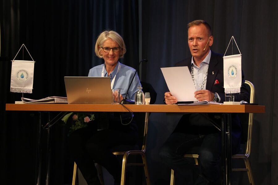 En viktig oppgave for Torkild Korsnes og resten av styret er å spille administrasjonen, ledet av Marianne Røiseland , best mulig. (Foto: Stein Arild Iglebæk)