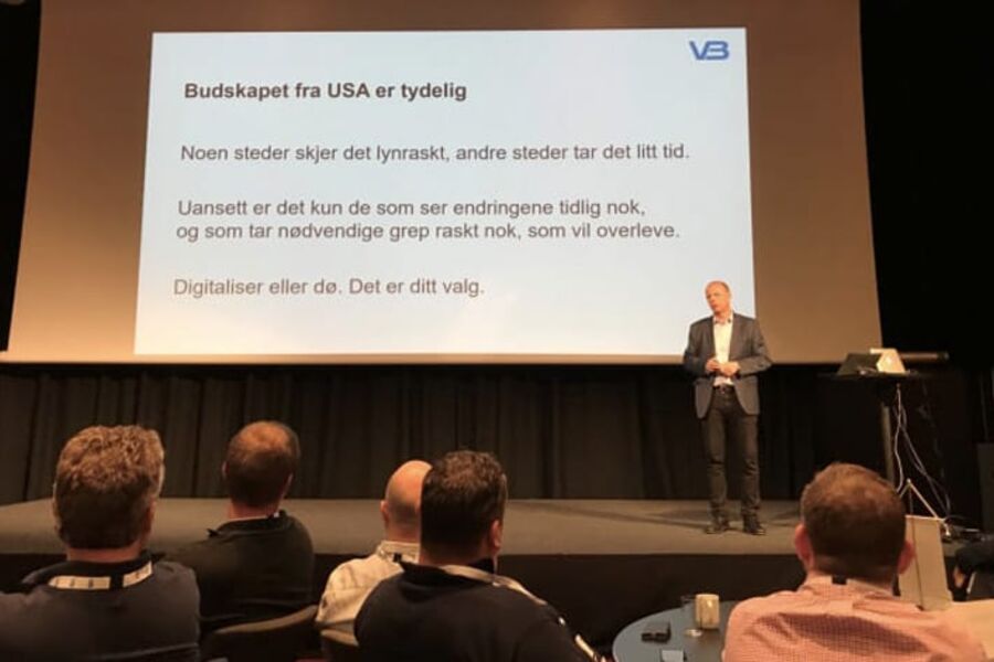 Digitalisér eller dø- det er ditt valg» var det klare budskapet VB-medlemmene fikk av foredragsholder Stig Hammer fra Markedspartner