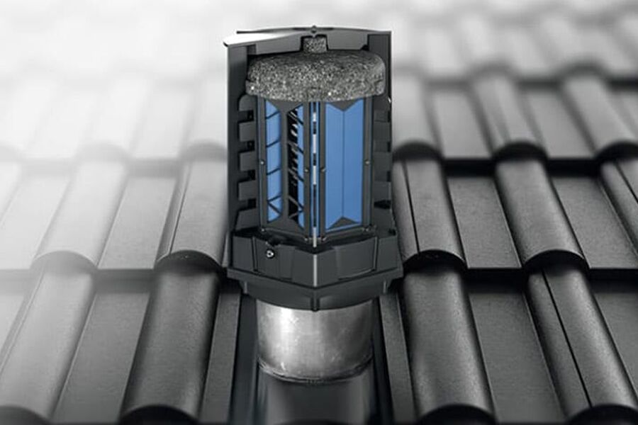 Stopper energitapet  Geberit energibesparende ventil bidrar til å stoppe varmetap fra avløpsstammen over tak.