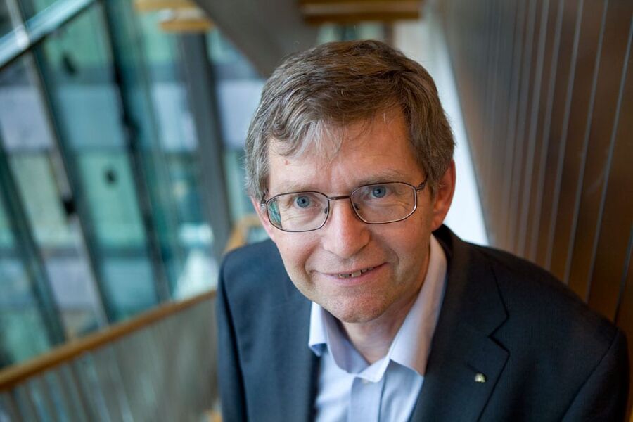 En av de største hindringene for digitaliseringen i bygge- anleggs og eiendomsnæringen (BAE) er mangelen på internasjonale standarder for strukturering, kartlegging og forvaltning av maskinlesbare produktdata. - PDT-systemet er utarbeidet nettopp for å takle dette problemet, sier Per Jæger, som leder komité i Standard Norge kalt SN/K 374. 