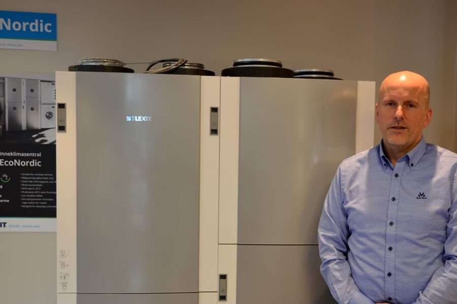 Flexits administrerende direktør Knut Skogstad gleder seg over stor aktivitet og godt salg, og ikke minst all oppmerksomheten de har fått rundt energisentralen EcoNordic.  Dette er framtidens energiløsning i boligen, sier han. 