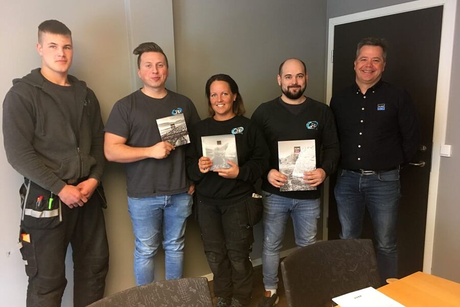 På bildet ser vi fra venstre: Thomas Strøm, Pål Martin Olsrud, Mariann Elstad, Espen Aufles Hansen (alle fire fra Rørpro AS), og
Håvard Hildrum,FLOW Trøndelag VVS AS.