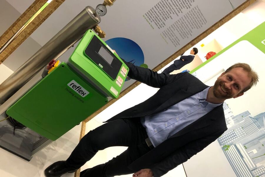 Daglig leder Jo Helge Gilje, SGP Armatec AS, på Reflex stand under ISH i Frankfurt hvor man viste fram en rekke spennende nyheter.