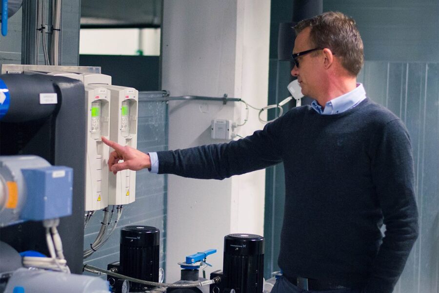 Studiene får kunnskap om energiflyten i et bygg, forståelse for bygningsfysikken, og en dypere forståelse for inneklima, ventilasjon, kjøling og varmepumpeteknologi osv. Foto: Fagskolen Telemark