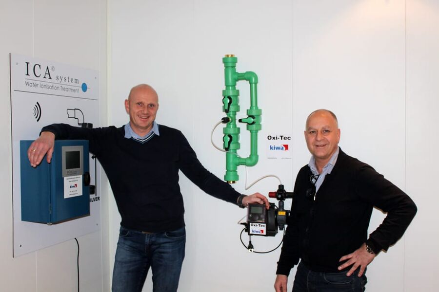 Kenneth Riisa, avdelingsleder for rådgiving og service og salgssjef Pål Andersen i Kiwa NorKjemi.