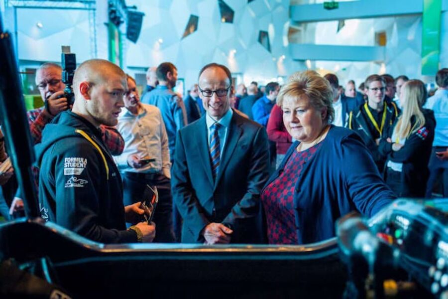 TILBAKE PÅ ENOVAKONFERANSEN: Erna Solberg sammen med Enovas adminstrerende direktør da hun besøkte Enovakonferansen for tre år siden.