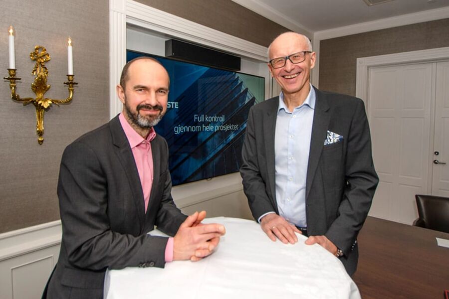 Avdelingsleder for BIM Rüpert Hanna ( til vesntre) og administrerende direktør Halvard Gavelstad i Byggtjeneste vil gi entreprenørene full kontroll gjennom hele prosjektet med ProsjektDok. Foto: Bygg.no