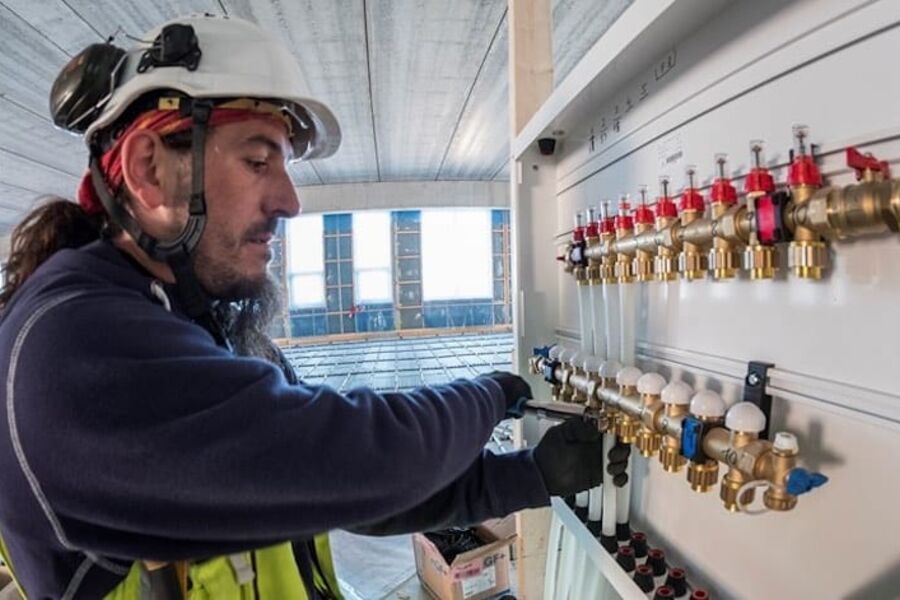 Montasje av Arjonfloor gulvvarmesystem, Harstad Barneskole.