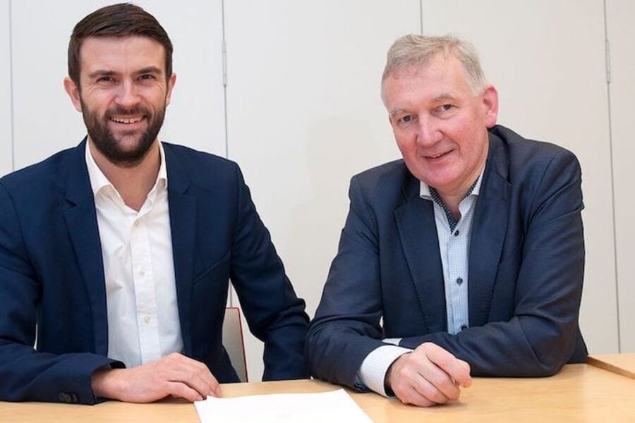 Eirik Folkvord Tandberg, adm. Dir i Fortum Oslo Varme og Nils Morten Bøhler, konserndirektør i OBOS. Foto: Fortum Oslo Varme