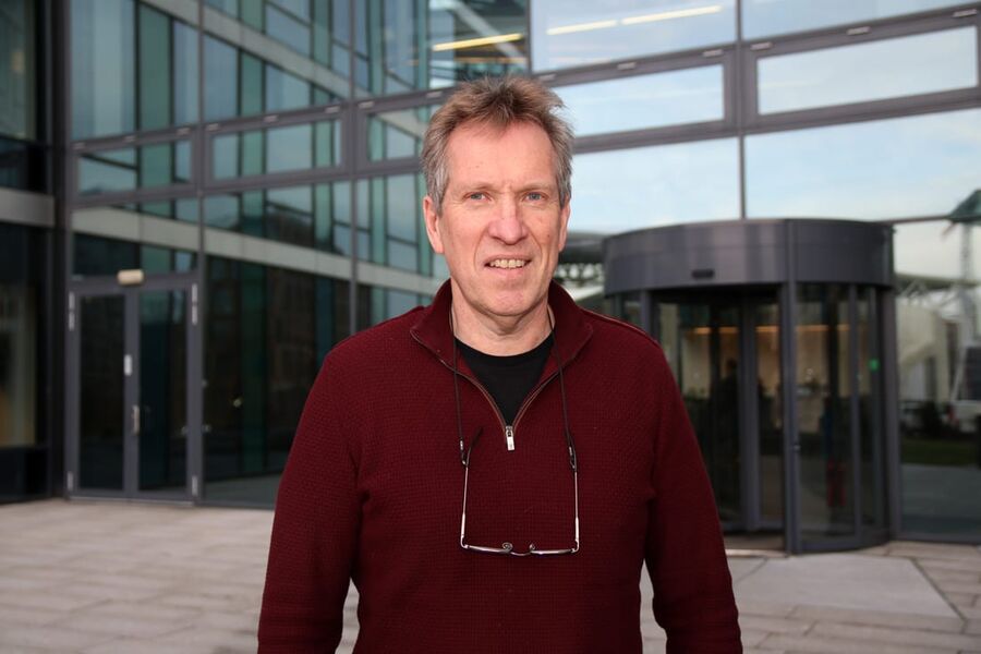 Fagsjef i bygningsfysikk i AF Bygg Oslo, Tom Farstad, er opptatt av at det skal bygges skikkelig og riktig første gangen. 65-åringen skryter av de mange ansatte i AF Gruppen. 