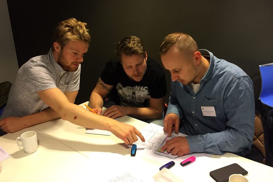 Gruppearbeid med deltagere fra FLOW selskapene på Gardermoen sist uke. Foto: FlowGroup