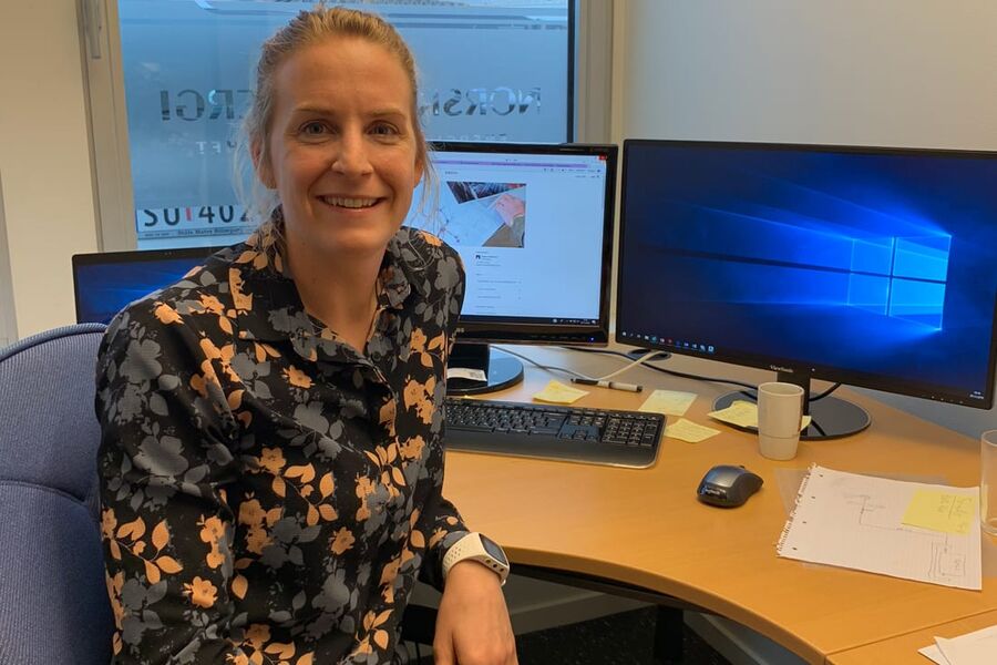 Kristin Nørstebø leverte tidligere i år en masteroppgave som evaluerte en ny trerørsløsning for vannbåren varme i leilighetsbygg. I sin oppgave samarbeidet hun tett med Agder Energi Varme. I dag jobber Nørstebø som rådgiver for konsulentselskapet Norsk Energi i Bergen.