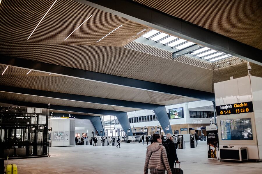 Den nasjonale rammeavtalen vil blant annet dekke Flesland og Gardermoen, hvor COWI også har vært rådgiver. Her er nye Flesland T3 avbildet. Foto: Ragnhild Heggem Fagerheim/ COWI 