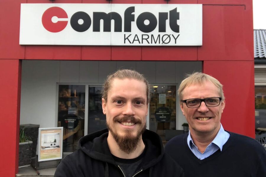 Terje Olsen, daglig leder hos Comfort Karmøy ( t.h), tok fagskoleeksamen i Grimstad i 1981. Sønnen Thomas Olsen har tatt en treårig ingeniørutdannelse ved Høgskolen i Oslo og Akershus, og gikk rett over i ettårig BIM-studium ved Fagskolen i Oslo.