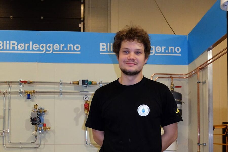 Syver Matthias Flagstad som til daglig jobber hos rørleggerbedriften Asbjørn Nordsveen AS i Brumunddal, ble kåret til Norgesmester i rørleggerfaget 2018 på Hellerudsletta i dag. 