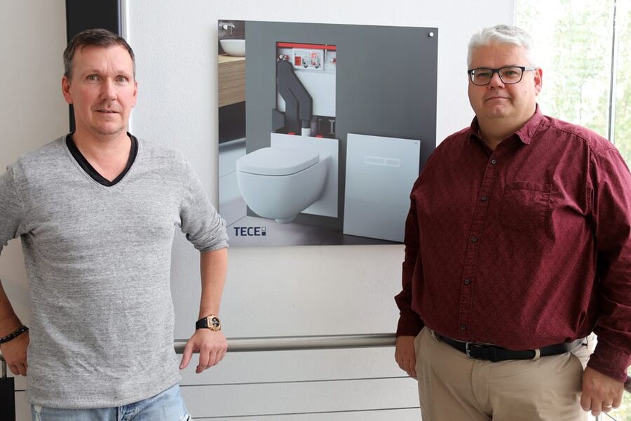 Disputten mellom TECE Norge og SINTEF fortsetter. Nå reagerer TECEs salgssjef Ivar Brobakken og produktsjef Geir Skjelseth på Lars-Erik Fiskums uttalelser om plassbygde bad og prefabrikkerte baderomskabiner. 