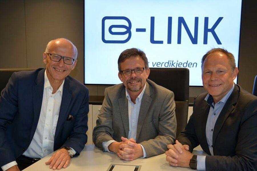 Halvard Gavelstad ( til venstre) gir seg som leder av Norsk Byggtjeneste neste år. Her er han sammen med lederne i B-link  samarbeidet, ,Terje Røising, NRF, og Frank Jaegtnes, EFO ( til høyre)