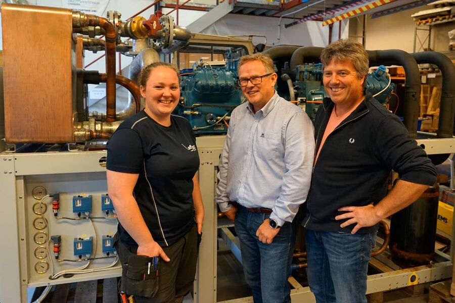 Lærling Elisabet Timland, Serviceleder John Kaare Dahl Røsok og Daglig leder Jan H. Eriksen
gleder seg til Yrkes NM på Hellerudsletta.
