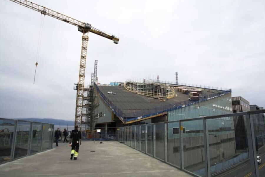 Powerhouse Brattøra i Trondheim vil bli landets største nybygde plusshus når det står ferdig til våren. Taket vil bli dekket av solcellepaneler.