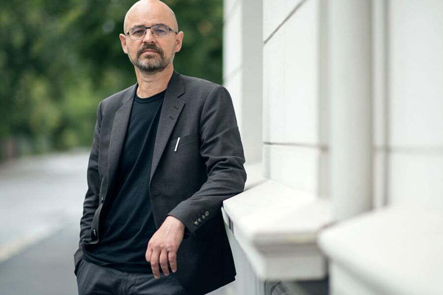  Endringsforslagene er dramatiske og uakseptable fordi de vil degradere arkitekturprosjektering som en særegen faglig kvalifikasjon, og potensielt rasere norsk byggkvalitet, sier Gisle Løkken, president i Norske arkitekters landsforbund (NAL). Foto: Erik Burås / StudioB13.