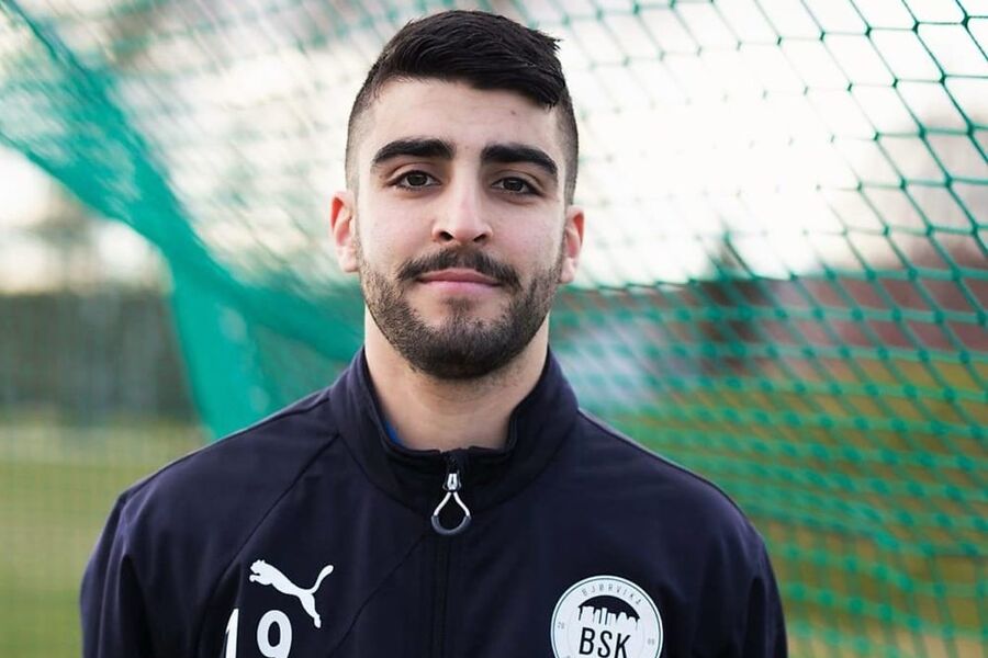 Hussain Fares sier det betyr mye for han å gjøre en god jobb og bli godt likt. Foto: Norges Hyggeligste Håndverker