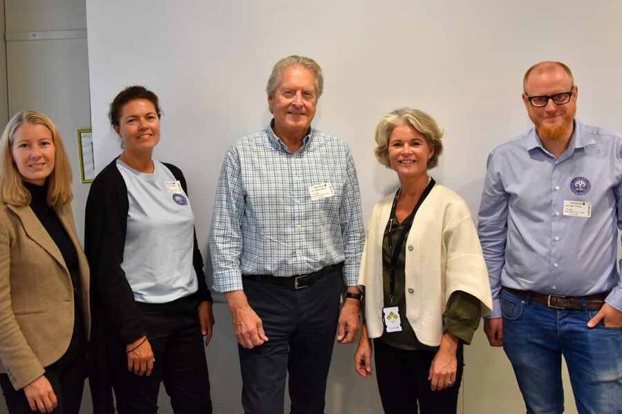 Felles engasjement for realfag. F.v.: Hege Njå Bjørkmann, Norconsult; Tone Ravlo, NRG; Roger Elstad, NRG; Fride A. Hærem, Norconsult; Geir Vedeld, NRG.