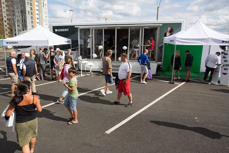 Geberit skal ute å vise frem sine dusjtoaletter, Aquaclean de nærmeste ukene.