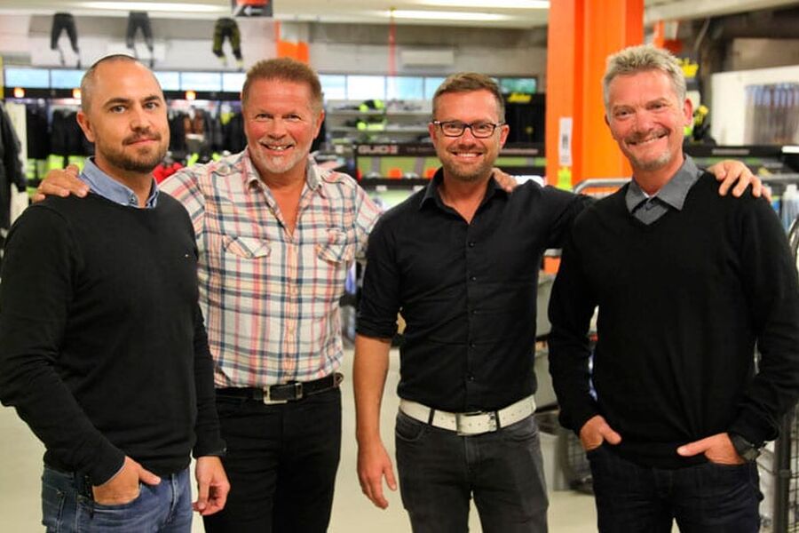 Selve oppkjøpet forventes å skje i løpet av september og ha en marginal positiv påvirkning på Ahlsell sitt resultat. Transaksjonen omhandler kjøp av 100% av aksjene i Bygg & Industrisalg AS.